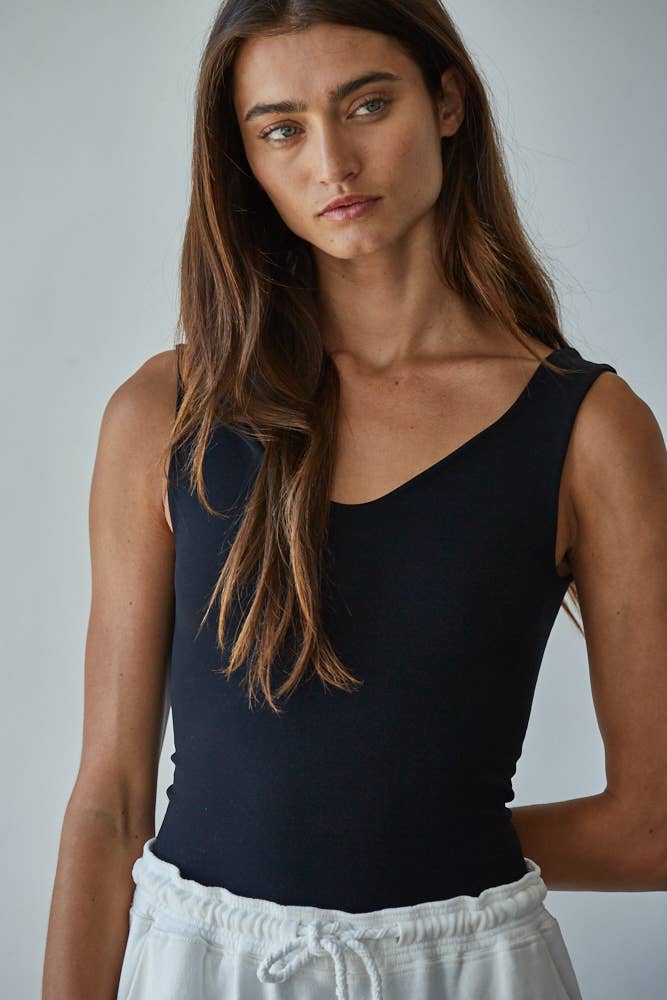 S1088 | Double Layered Seamless U-V Neck Sleeveless Bodysuit: Black / ML - Pink Peonies