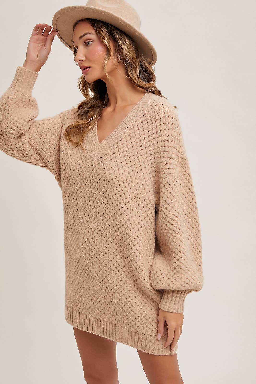 V-NECK BUBBLE SLEEVED KNIT SWEATER TUNIC: CREAM / M/L - Pink Peonies