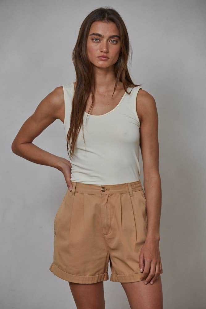 L5597 | Cotton Pleated Front Relax Fit Wide Leg Shorts: Khaki / L - Pink Peonies
