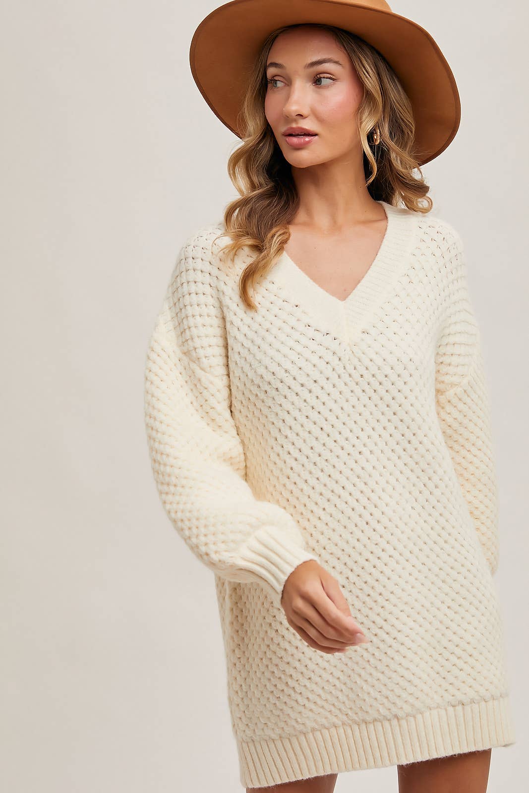 V-NECK BUBBLE SLEEVED KNIT SWEATER TUNIC: CREAM / M/L - Pink Peonies