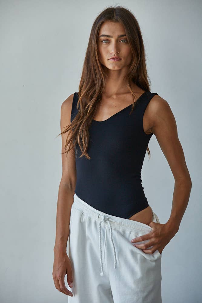 S1088 | Double Layered Seamless U-V Neck Sleeveless Bodysuit: Black / ML - Pink Peonies