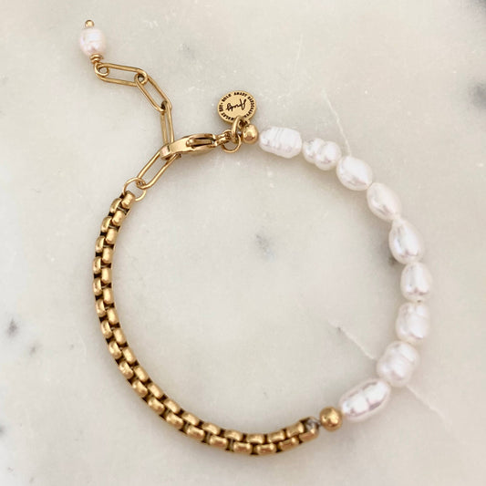 Pearls Bracelet Gold plated box chain adjustable - Pink Peonies