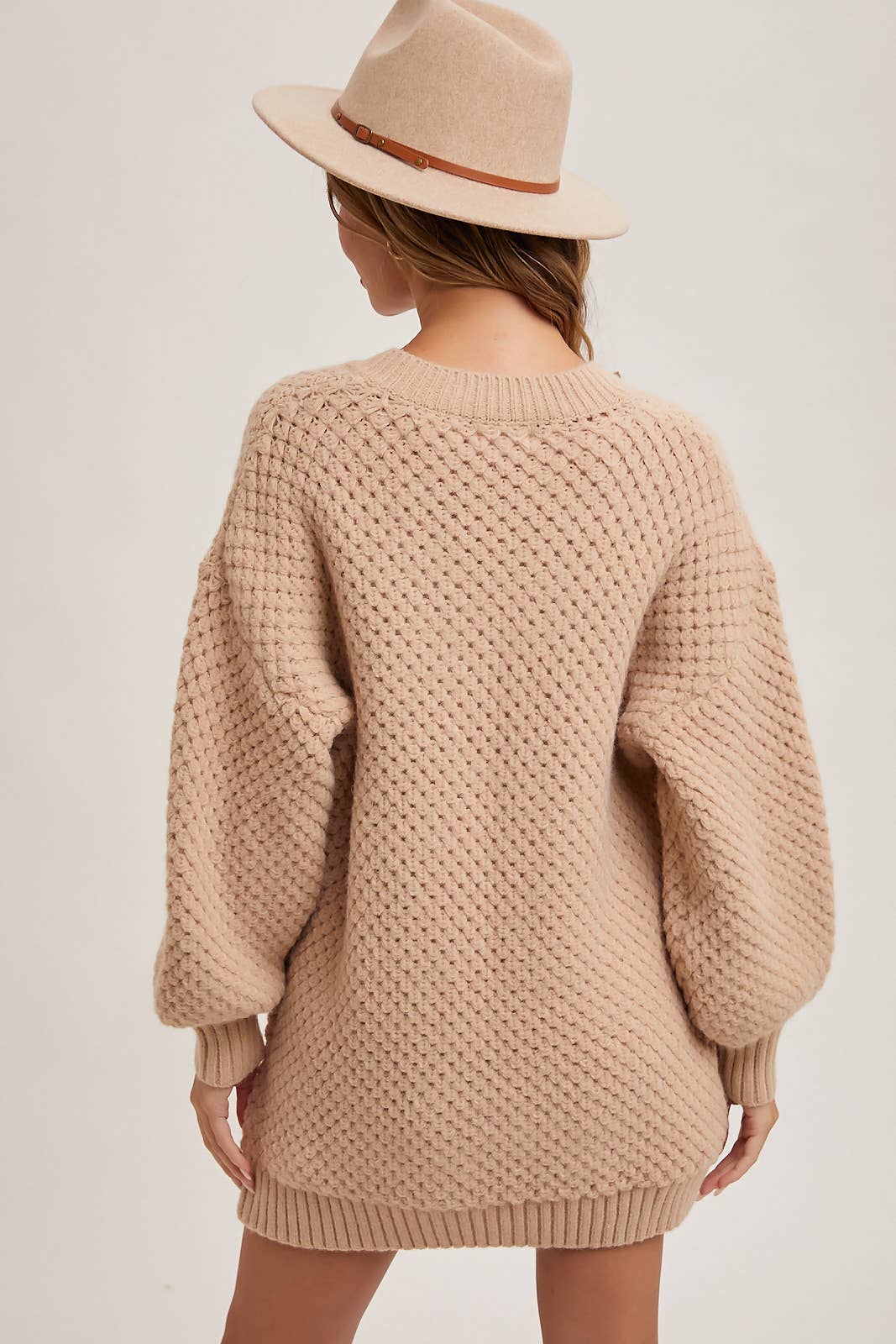 V-NECK BUBBLE SLEEVED KNIT SWEATER TUNIC: CREAM / M/L - Pink Peonies