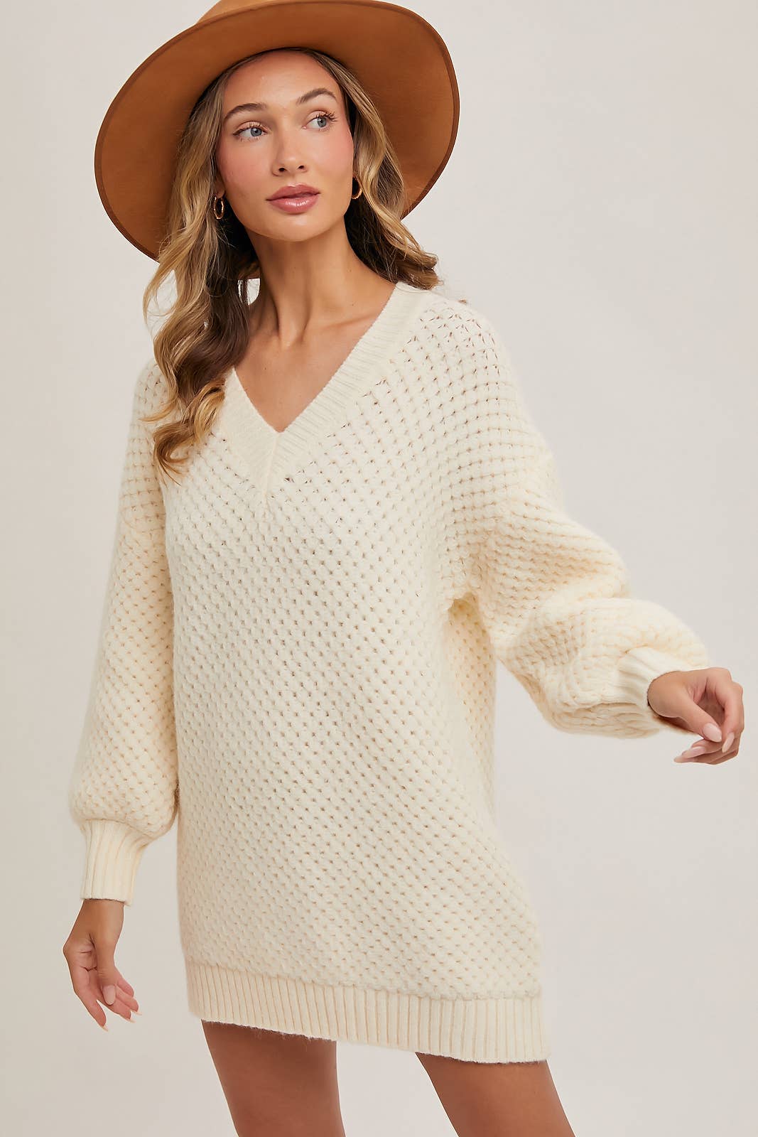 V-NECK BUBBLE SLEEVED KNIT SWEATER TUNIC: CREAM / M/L - Pink Peonies