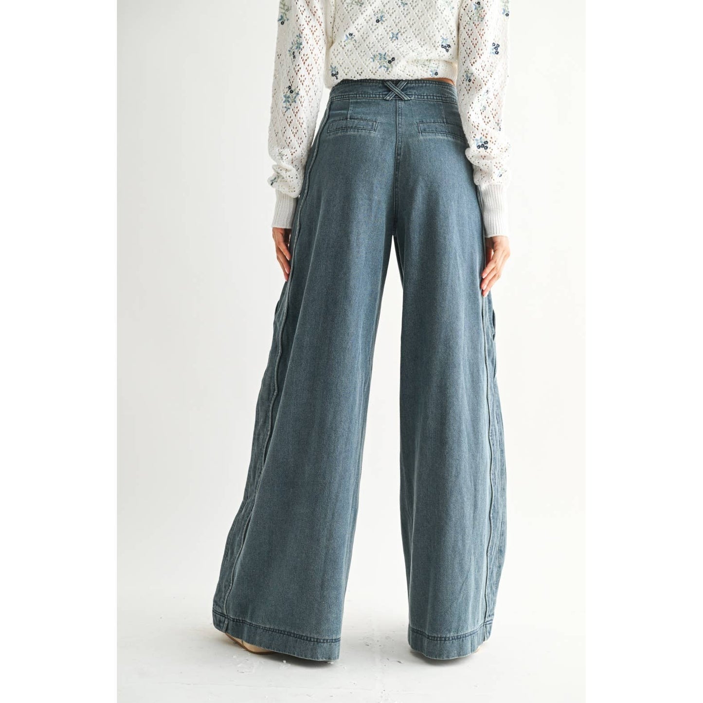Medium Wash Wide Leg Wavy Trim Jeans