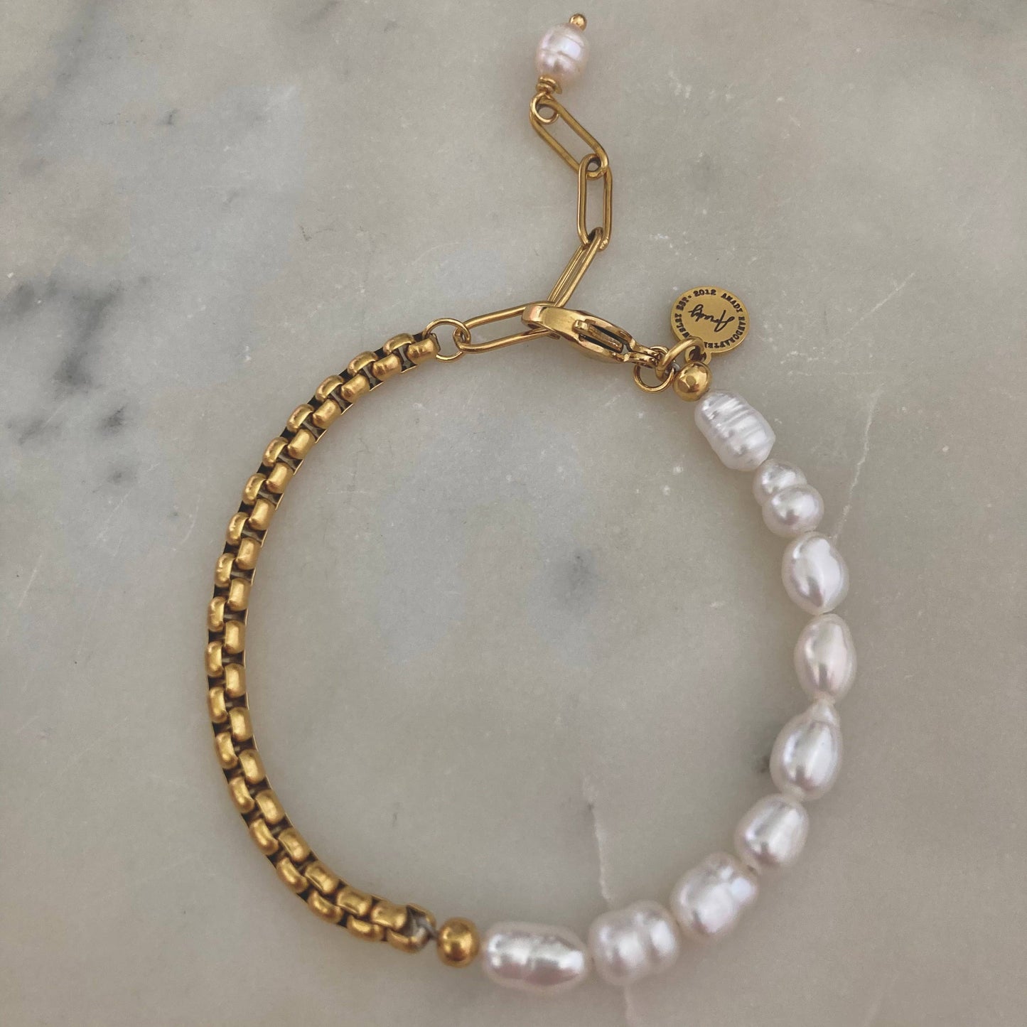 Pearls Bracelet Gold plated box chain adjustable - Pink Peonies