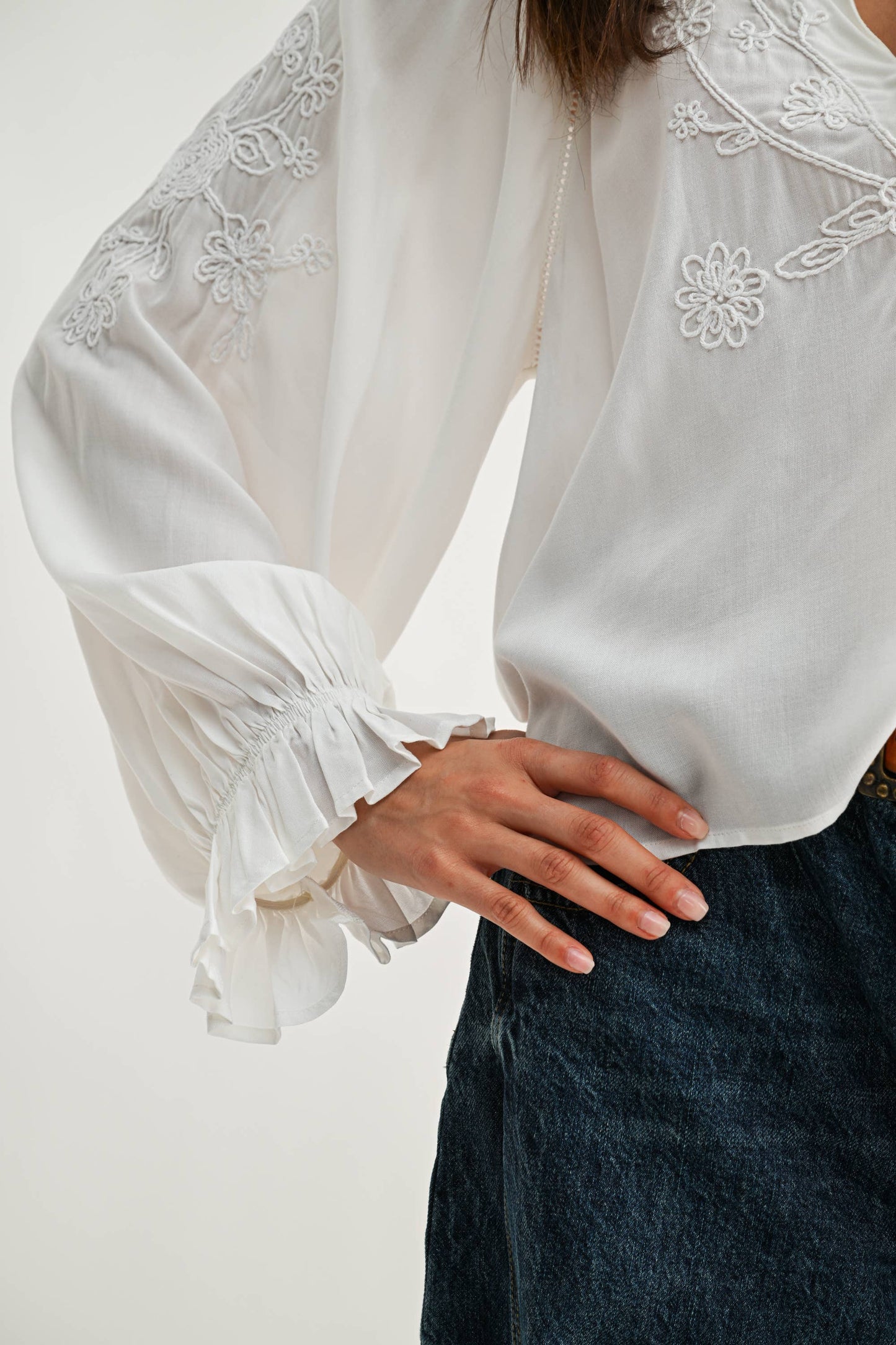 CMT26709 Boho-Chic Embroidered White Peasant Blouse: OFF WHITE / S-M-L (3-2-1) - Pink Peonies